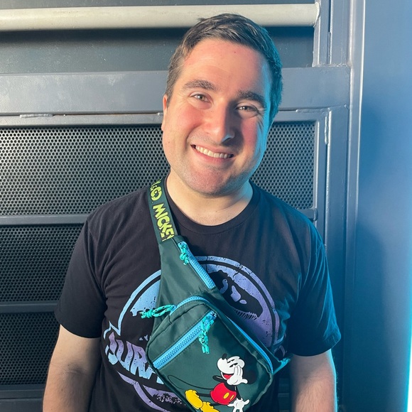 Profile Picture of Matthew Elfenbein (@mattelfenbein) on Poshmark