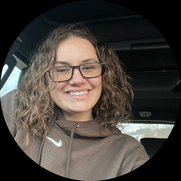 Profile Picture of Kaylene Kezer (@bbbbyyyy_k) on Poshmark