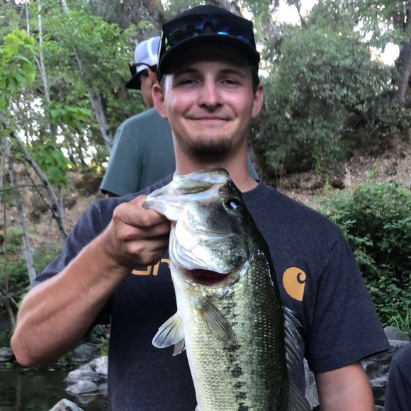 Profile Picture of Andrew Link (@drewlink08) on Poshmark
