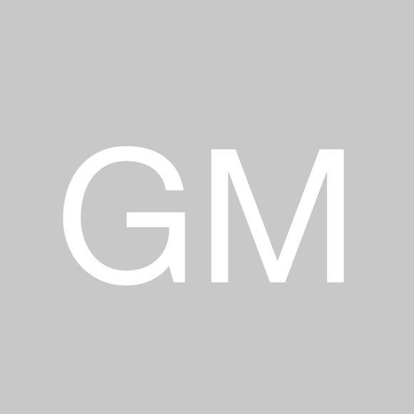 Profile Picture of Gina Mantese (@ginamantese) on Poshmark