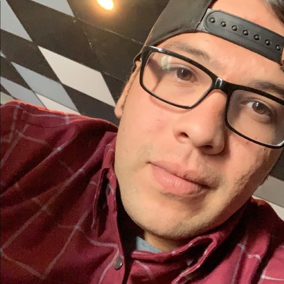 Profile Picture of Rick Chaides (@rickychaides) on Poshmark