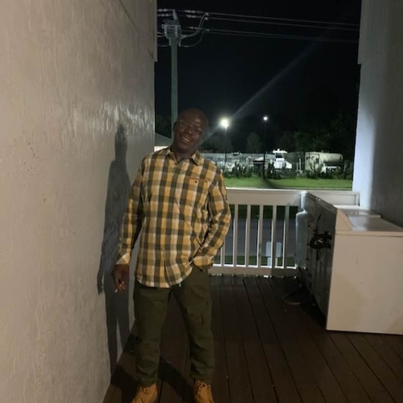 Profile Picture of Gregory Saxon (@gregorysaxon) on Poshmark