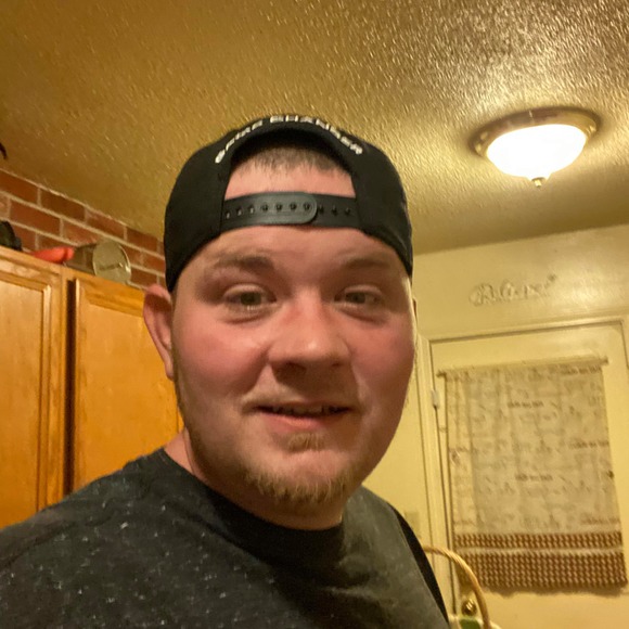 Profile Picture of Jesse May (@jessemay961) on Poshmark