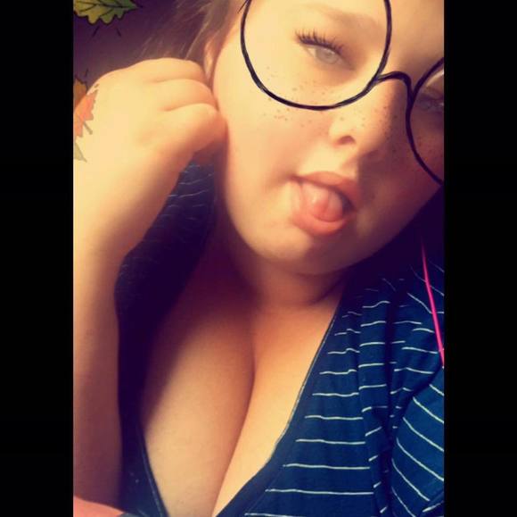 Profile Picture of Kayla Hazlewood (@kaylahazle123) on Poshmark