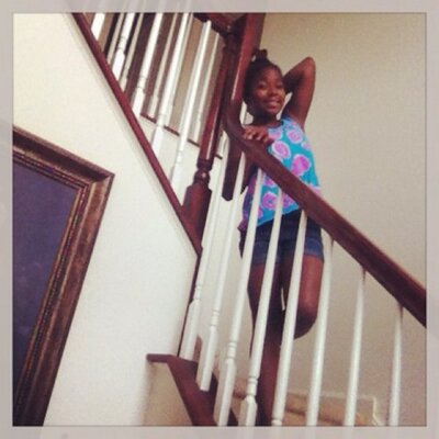 Profile Picture of Melanie McGee (@Mel25Mc) on Twitter