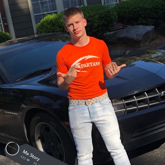 Profile Picture of Alex Davis (@goat858) on Poshmark