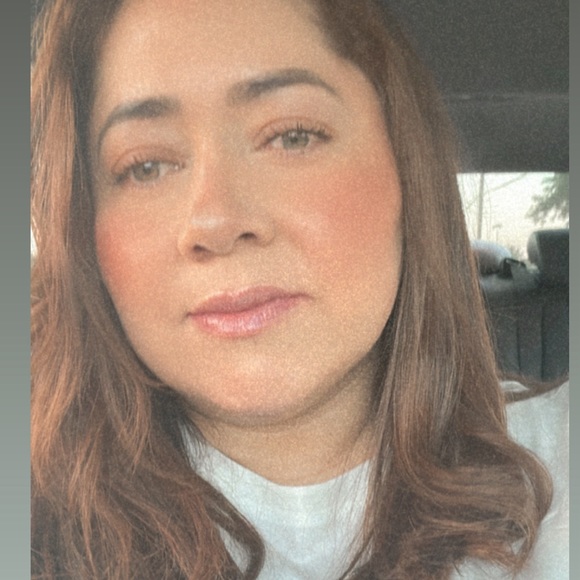 Profile Picture of Paola Forero (@jpforero1987) on Poshmark