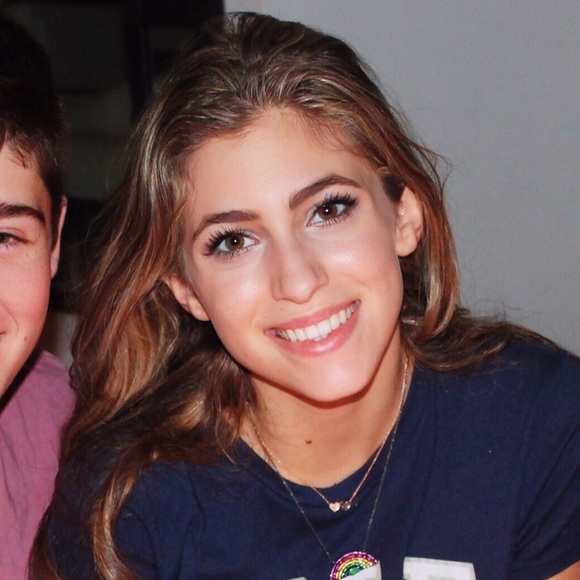 Profile Picture of Ellie Shibley (@eshibley) on Poshmark