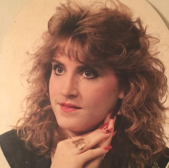 Profile Picture of Sharon Perschall (@sap1121) on Poshmark