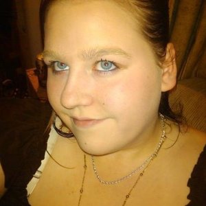 Profile Picture of Stevie Kirchoff (@peanutbuttercup90) on Myspace