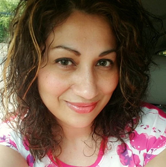 Profile Picture of Lidia Rascol (@lidia33) on Poshmark