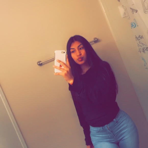 Profile Picture of Yamileth Balanzar (@ybalanzar) on Poshmark