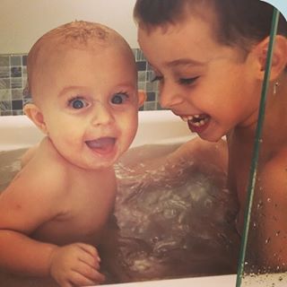 Amanda Lorenzi Broilo - Facebook Profile Picture of Amanda Lorenzi Broilo (@amanda.lorenzi.35) on Facebook