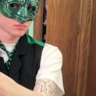 Profile Picture of Jeffrey Burros (@jeffrey_stump) on Twitter