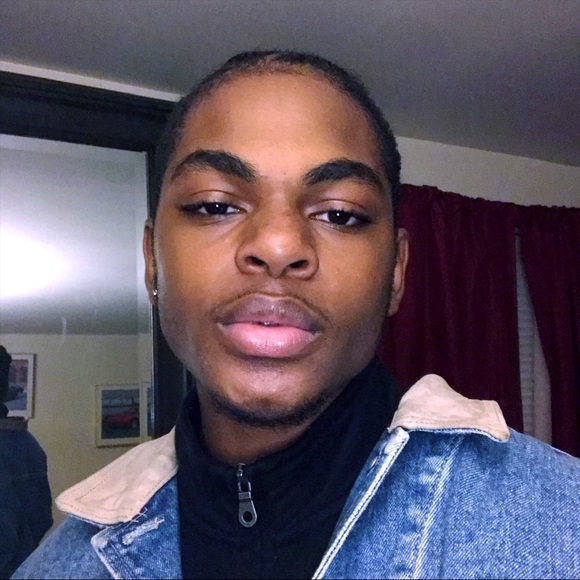 Profile Picture of Anthony Gresham (@berzercc) on Poshmark