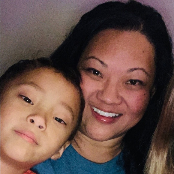 Profile Picture of Kelly Smedley (@kelly_smedley) on Poshmark