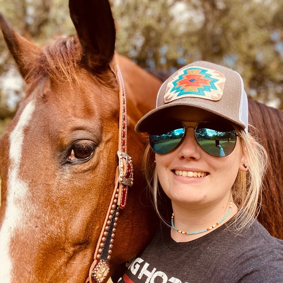 Profile Picture of Taylor Renner (@soco0214) on Poshmark