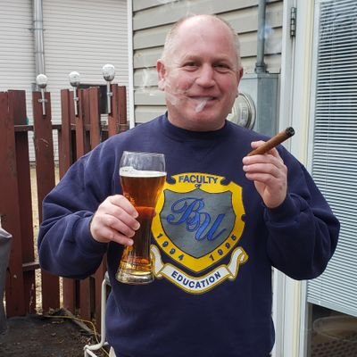 Profile Picture of Mark Wakely (@Wakes_Wines) on Twitter