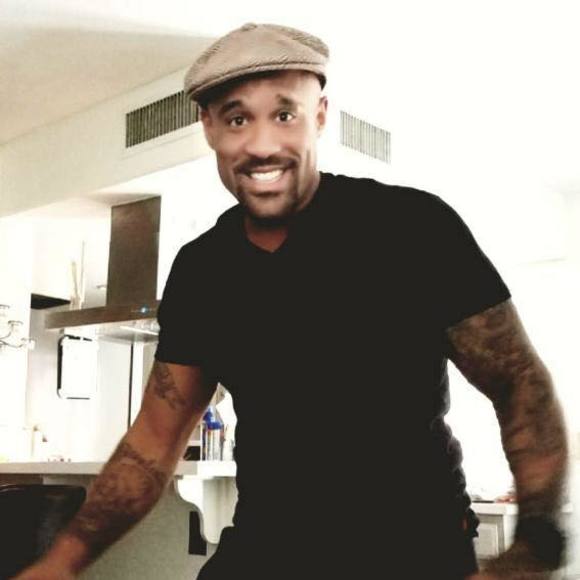Profile Picture of Zachary Roberts (@lordzaire) on Poshmark