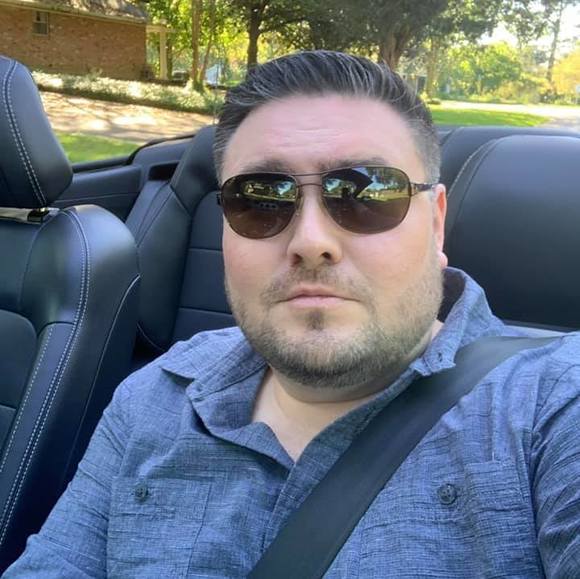 Profile Picture of Daniel Costillo (@danielcostillo) on Poshmark