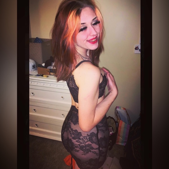 Alyssa Mielenz - Poshmark Profile Picture of Alyssa Mielenz (@phishbish420) on Poshmark