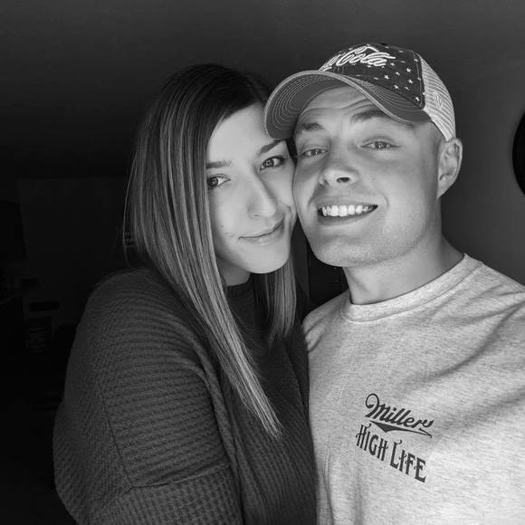 Profile Picture of Stephanie Janczewski (@sajanczewski) on Poshmark