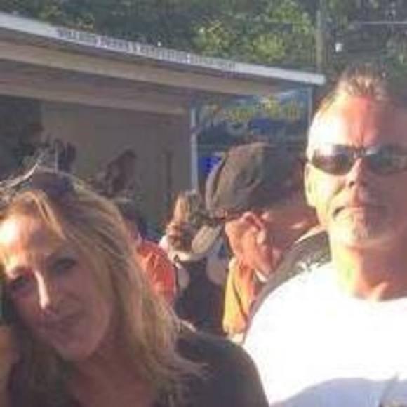 Profile Picture of Vena Rostankowski (@beyondthreadz) on Poshmark