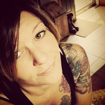 Profile Picture of Laura Spurlock (@lennie_74) on Twitter