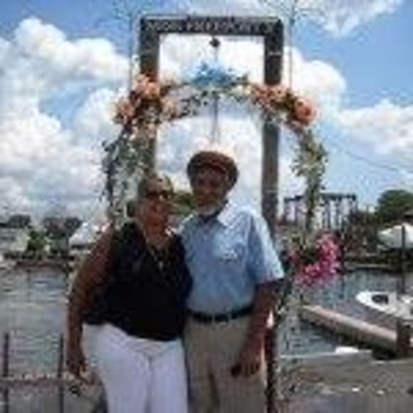 Profile Picture of Iris Day lindo (@lindoiris) on Poshmark