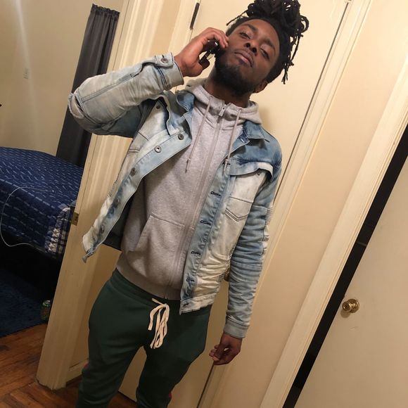 Profile Picture of Brandon Waymon (@brandon_80) on Poshmark