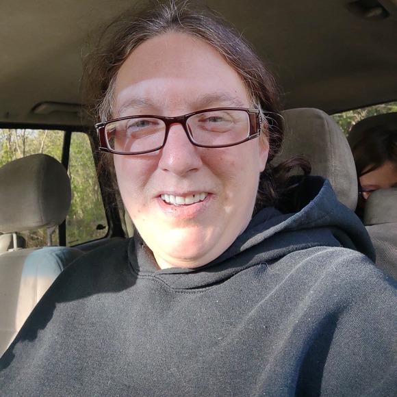 Profile Picture of Cristal Fishburn (@lyn79cristal) on Poshmark