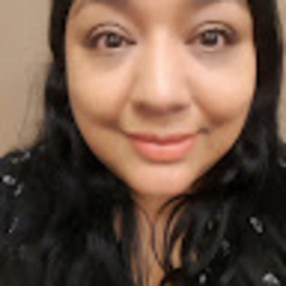 Profile Picture of Rosie Gutarra-sessarego (@rgshambry) on Poshmark