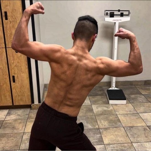 Profile Picture of Andrew Elias (@andrewelias642) on Poshmark