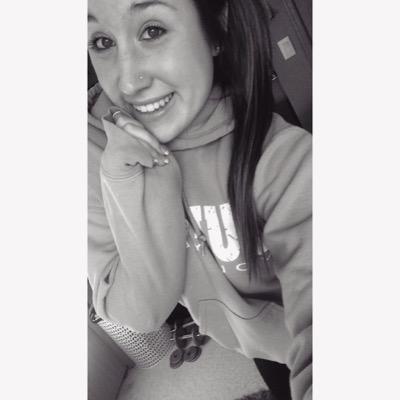 Andrea Barber - Twitter Profile Picture of Andrea Barber (@@smilesss03) on Twitter