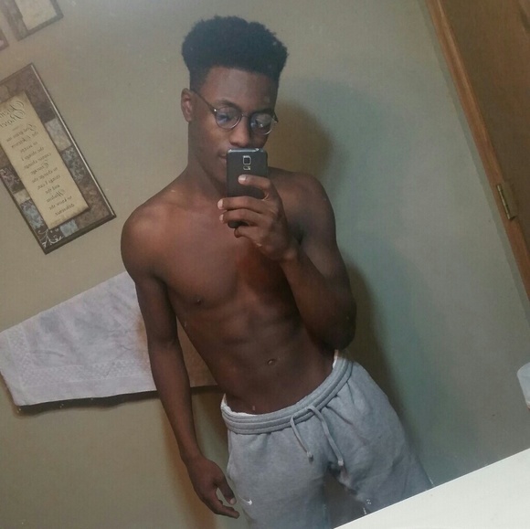 Profile Picture of Ronald Chapman (@ronald_chapman) on Poshmark