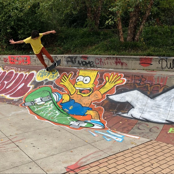 Profile Picture of Harry Brogna (@harrybro777) on Poshmark