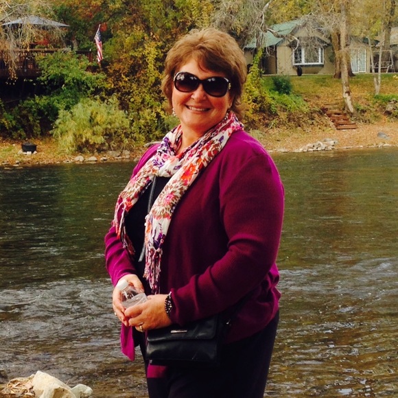 Profile Picture of Connie Begly (@cbegly) on Poshmark