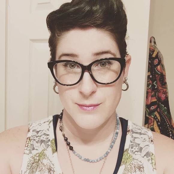 Profile Picture of Wendy Royall (@wroyall) on Poshmark