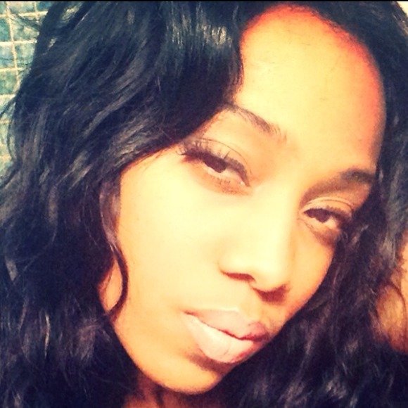 Profile Picture of Kirsha Beraud (@kirsha) on Poshmark
