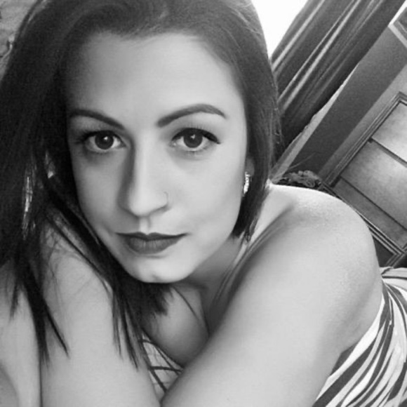Profile Picture of Yessika Cubero (@yessikacp) on Poshmark