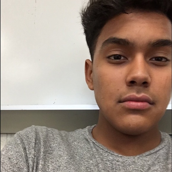 Profile Picture of Daniel Melchor (@dmelchor) on Poshmark