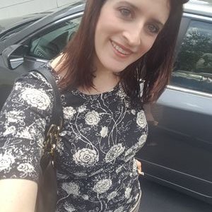 Profile Picture of LuLaRoeBriDosSantos (@LuLaRoeBrianneD) on Twitter