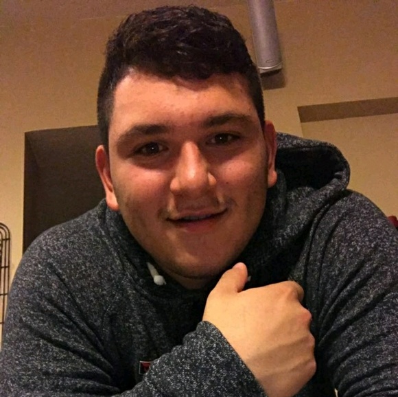 Profile Picture of Robert Olivarez (@delfuego71) on Poshmark