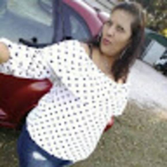 Profile Picture of Julia Cordero (@jacordero2470) on Poshmark