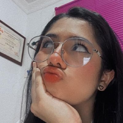 Profile Picture of Lorena Portillo (@LorenPortillo24) on Twitter