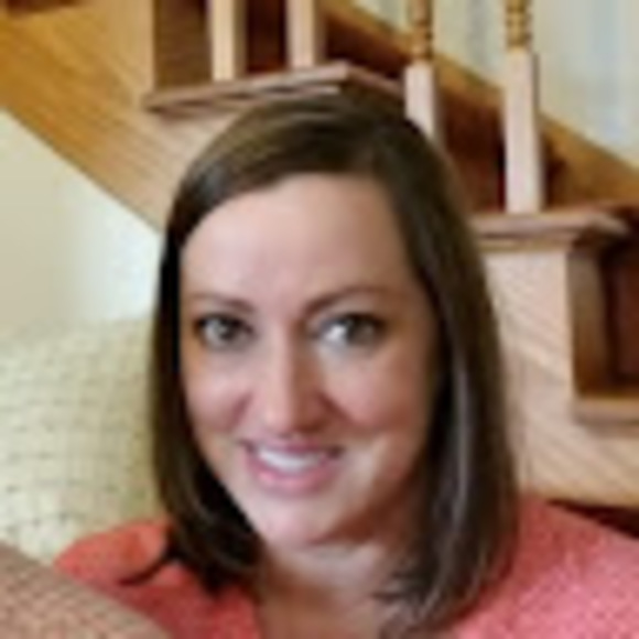Profile Picture of Donna Lareau (@dllrpl69) on Poshmark