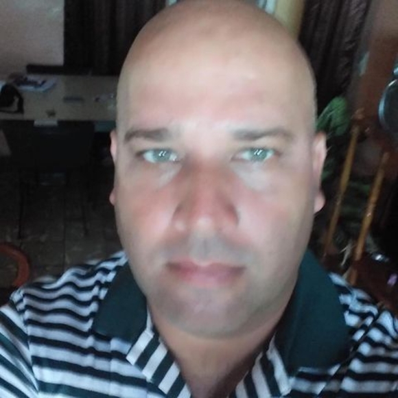 Profile Picture of Alejandro Amores (@amoresfraga27) on Poshmark