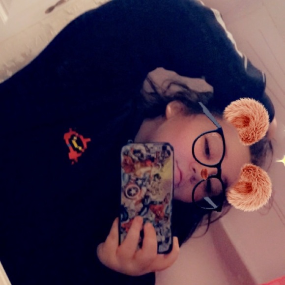 Aubrey Tanzosh - Poshmark Profile Picture of Aubrey Tanzosh (@breezpie) on Poshmark