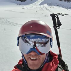Profile Picture of James Pitcher (@snowsportsjames) on Tiktok