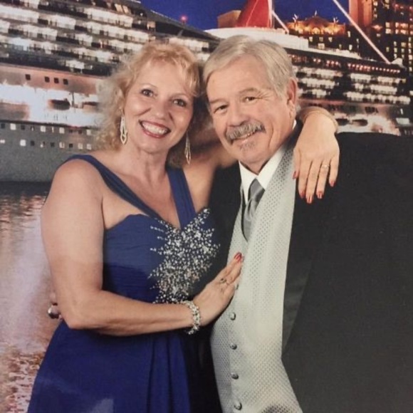 Profile Picture of Jayandmidge Ladner (@mdgeladner) on Poshmark